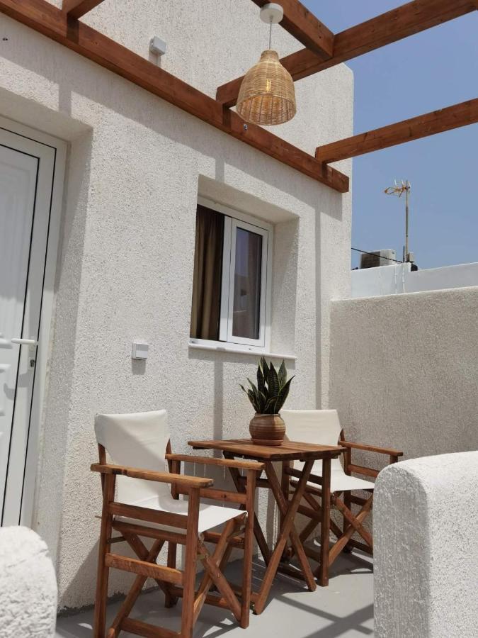 Konstantinos * Perissa (Santorini)