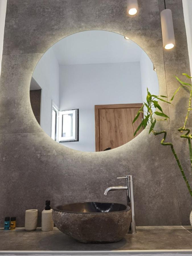 Konstantinos Apartment